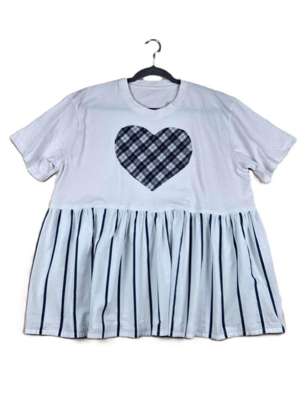 Upcycled Peplum T-Shirt Top Fits XL 1X 2X Reworked Plaid Heart Applique BluWhite - Picture 3 of 14